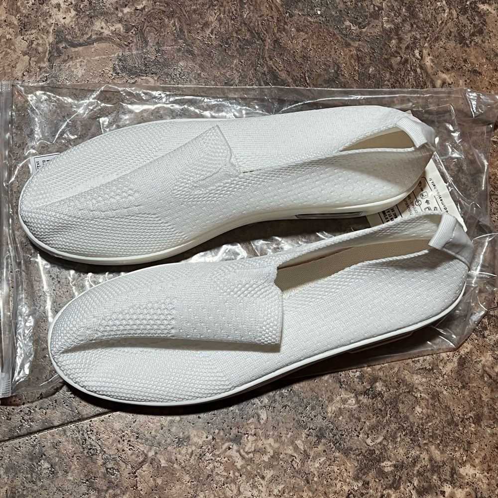BRAND NEW, NEVER WORN Women's Orthopedic White Sneakers Unbranded US Size 8.5